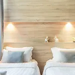 To Bed Poshtel